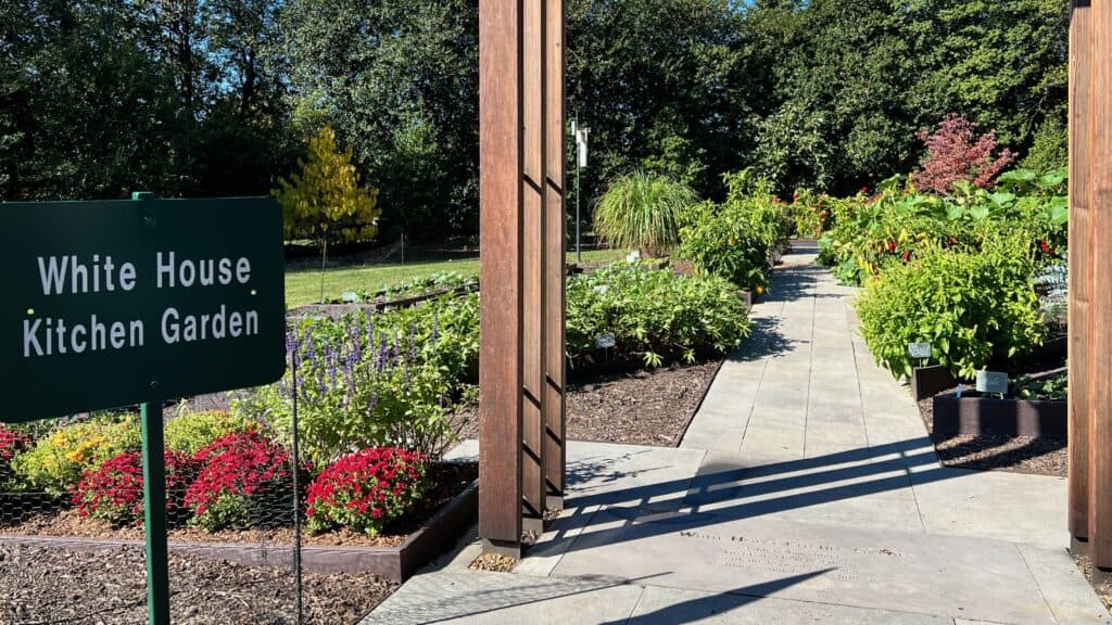 white house flower garden tour